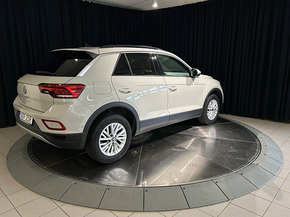 Volkswagen T-Roc 9 of 22