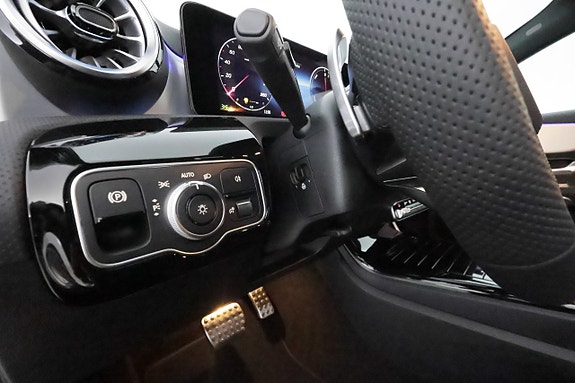 Mercedes-Benz A 250 e 18 of 26