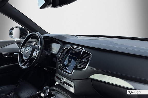 Volvo XC90 13 of 30