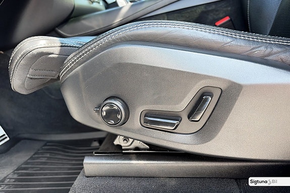 Volvo XC90 15 of 30