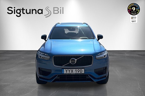 Volvo XC90 2 of 30