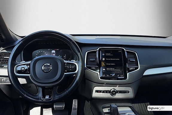 Volvo XC90 11 of 30