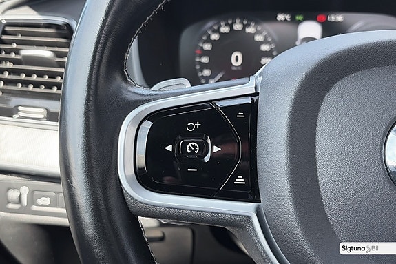 Volvo XC90 12 of 30
