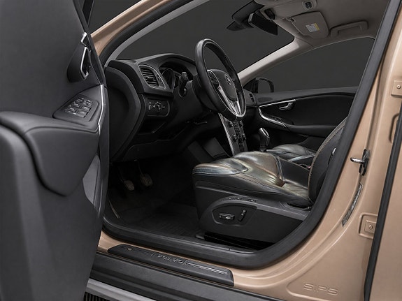Volvo V40 Cross Country 7 of 17