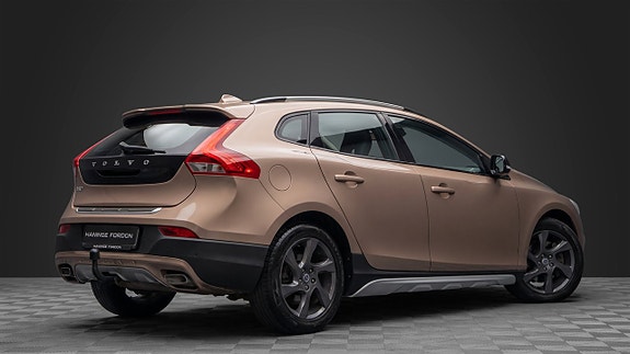 Volvo V40 Cross Country 4 of 17