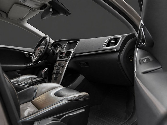 Volvo V40 Cross Country 15 of 17