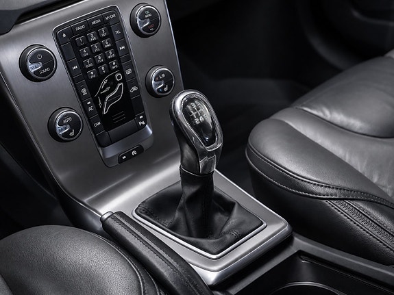 Volvo V40 Cross Country 13 of 17