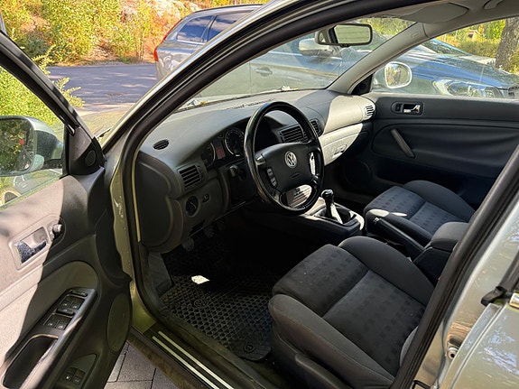 Volkswagen Passat 6 of 9