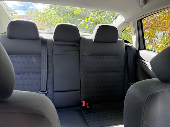 Volkswagen Passat 5 of 9
