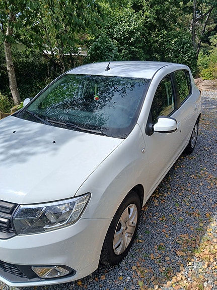 Dacia Sandero 2 of 3