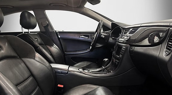 Mercedes-Benz CLS55 8 of 12