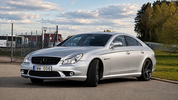 Mercedes-Benz CLS55 3 of 12