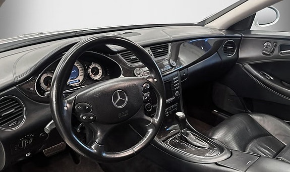 Mercedes-Benz CLS55 11 of 12