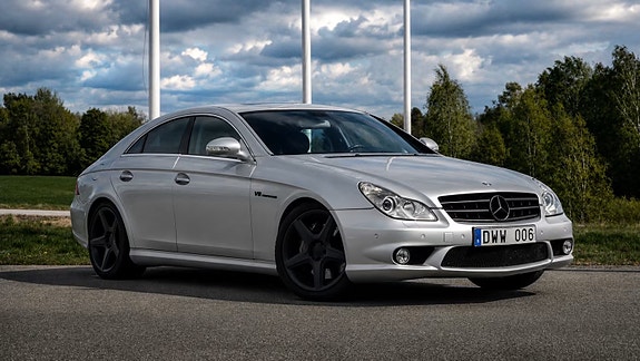 Mercedes-Benz CLS55 2 of 12