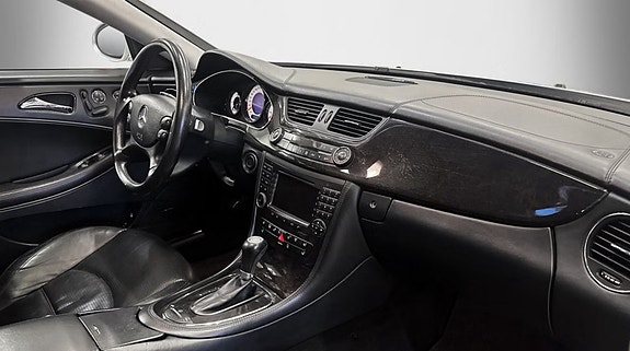 Mercedes-Benz CLS55 10 of 12