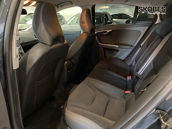Volvo S60 8 of 16
