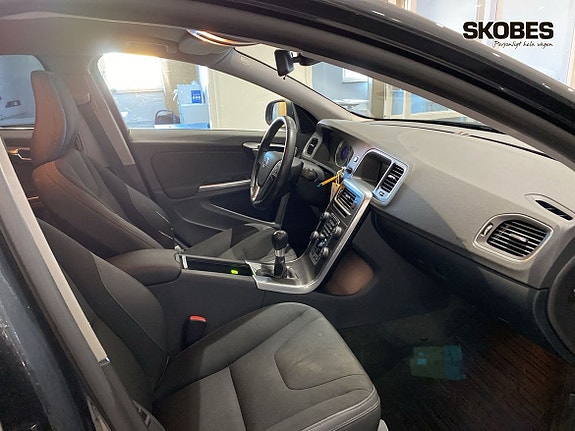 Volvo S60 10 of 16