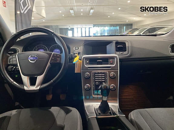 Volvo S60 11 of 16