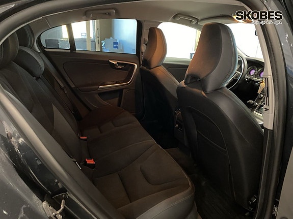 Volvo S60 9 of 16