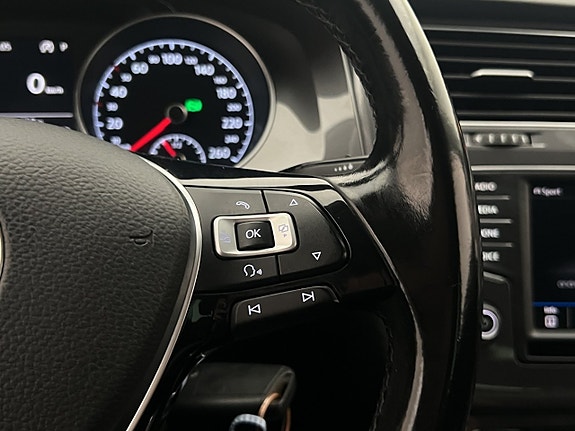 Volkswagen Golf Alltrack 17 of 29