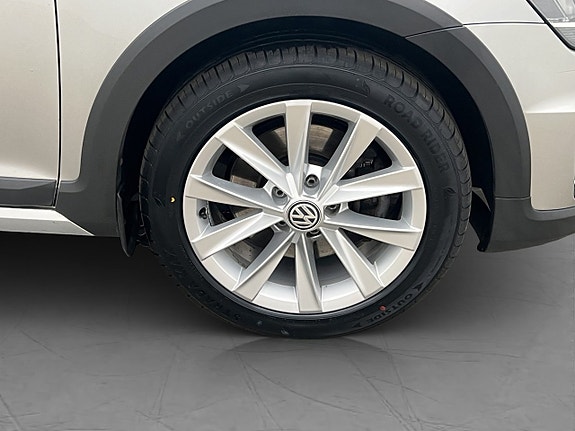 Volkswagen Golf Alltrack 29 of 29