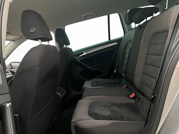 Volkswagen Golf Alltrack 24 of 29