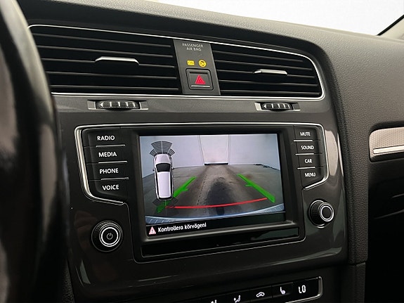 Volkswagen Golf Alltrack 18 of 29