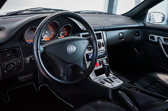 Mercedes-Benz SLK200 19 of 26
