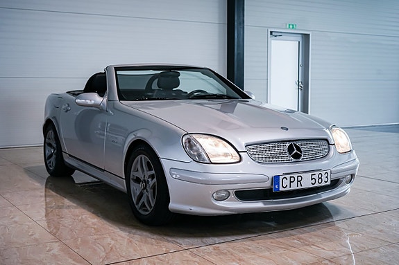 Mercedes-Benz SLK200 2 of 26