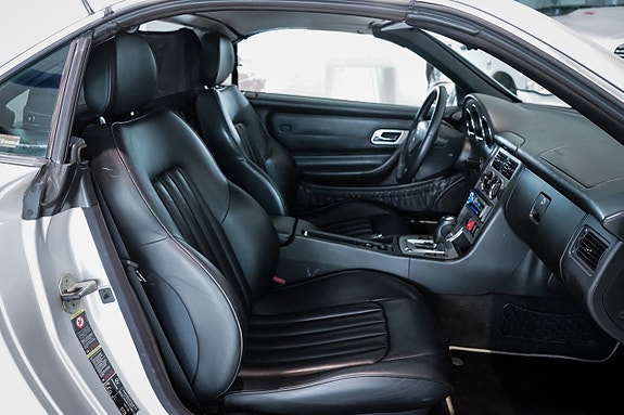 Mercedes-Benz SLK200 23 of 26