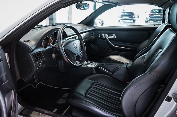 Mercedes-Benz SLK200 20 of 26
