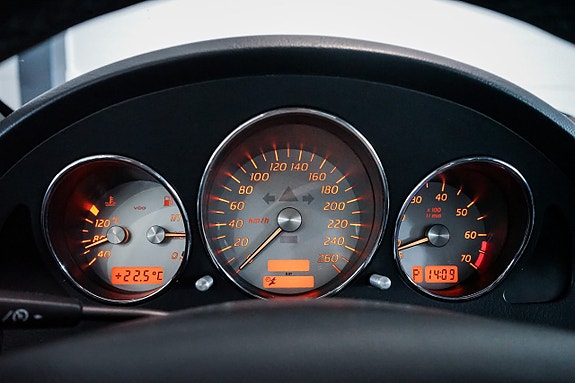 Mercedes-Benz SLK200 12 of 26