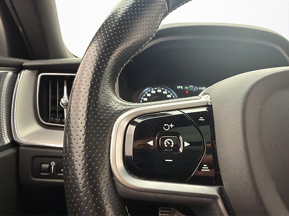 Volvo XC60 21 of 30
