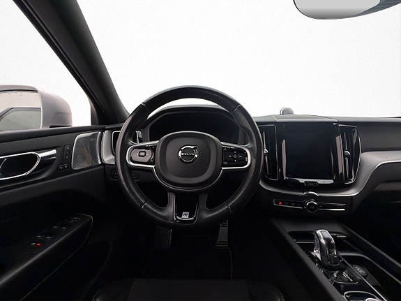 Volvo XC60 11 of 30
