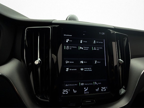 Volvo XC60 27 of 30