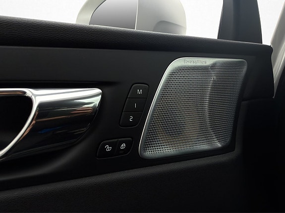 Volvo XC60 16 of 30