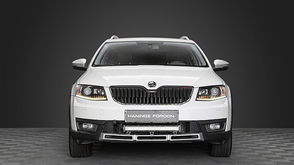 Skoda Octavia Scout 2 of 20