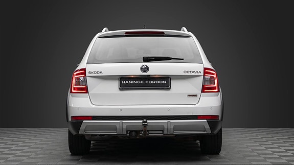 Skoda Octavia Scout 5 of 20