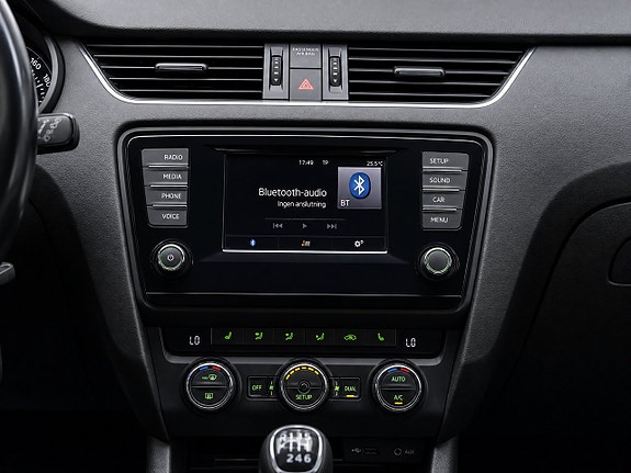 Skoda Octavia Scout 11 of 20