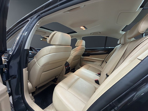BMW 740d 10 of 17