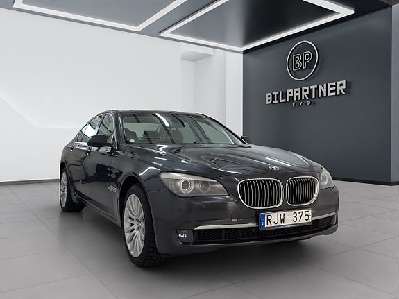 BMW 740d 4 of 17