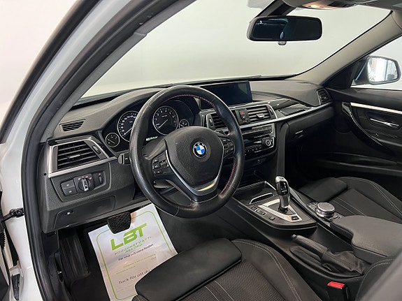 BMW 330e 18 of 25