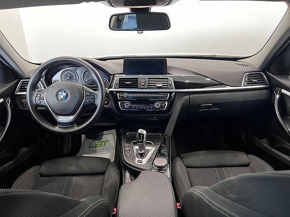 BMW 330e 13 of 25