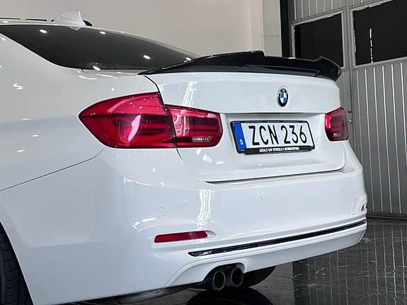 BMW 330e 9 of 25
