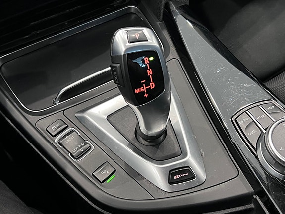 BMW 330e 22 of 25