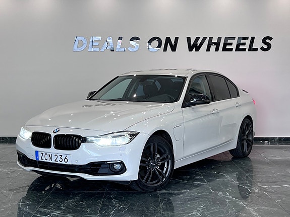 BMW 330e 2 of 25