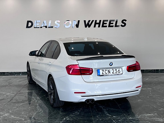 BMW 330e 8 of 25