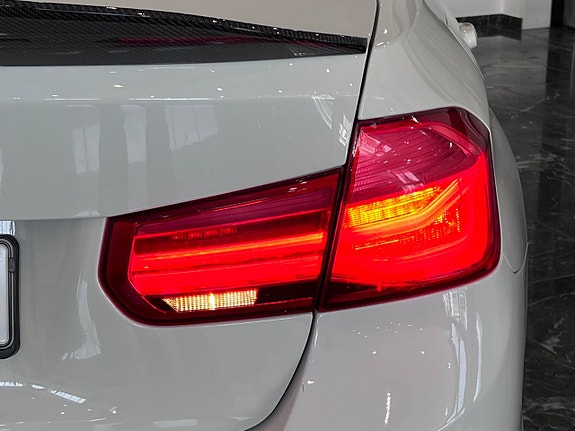 BMW 330e 6 of 25