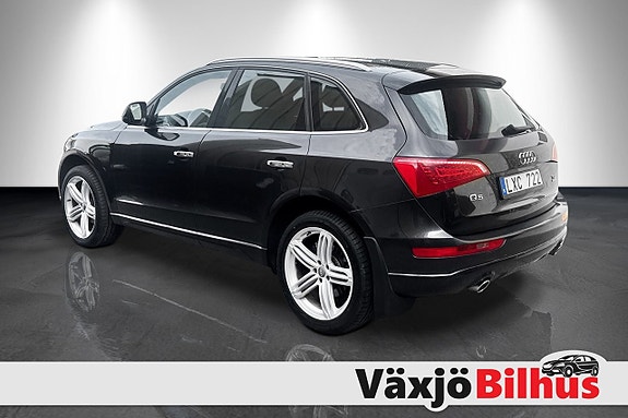 Audi Q5 2 of 11