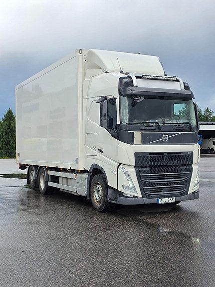 Volvo FH500 6x2 3 of 16